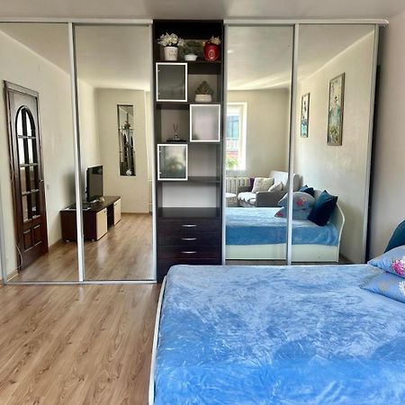 Cozy Apartment In The City Center Siauliai  Exterior photo